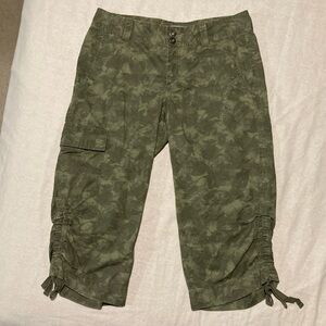 Nike‎ ACG Green Camo Capris with Adjustable Length